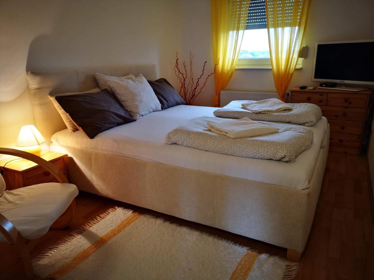 Meszaros Apartman Бюк Экстерьер фото